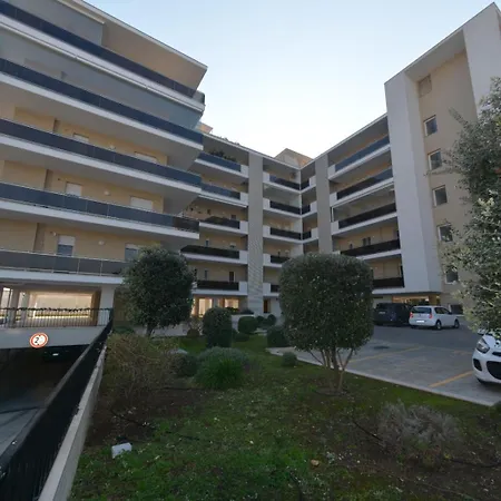 Parco Del Levante 3 דירה *